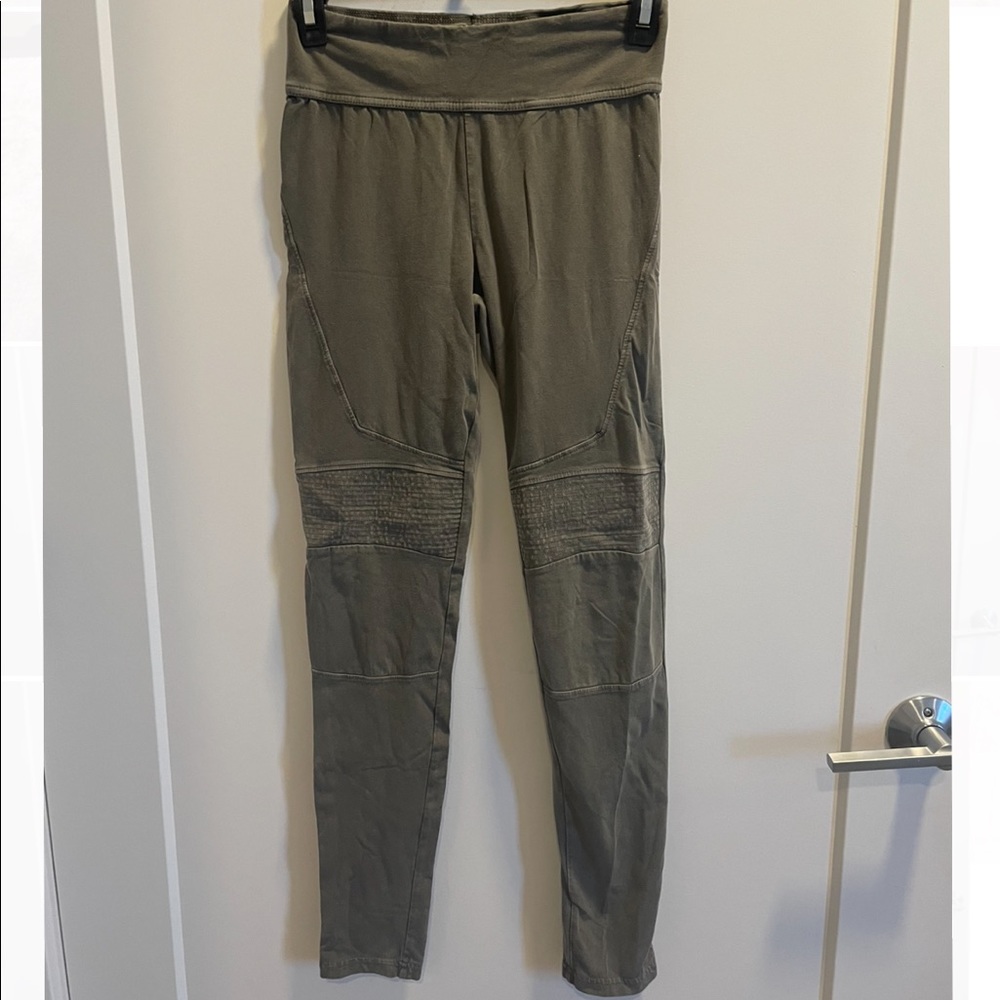 BP Detailed Leggings